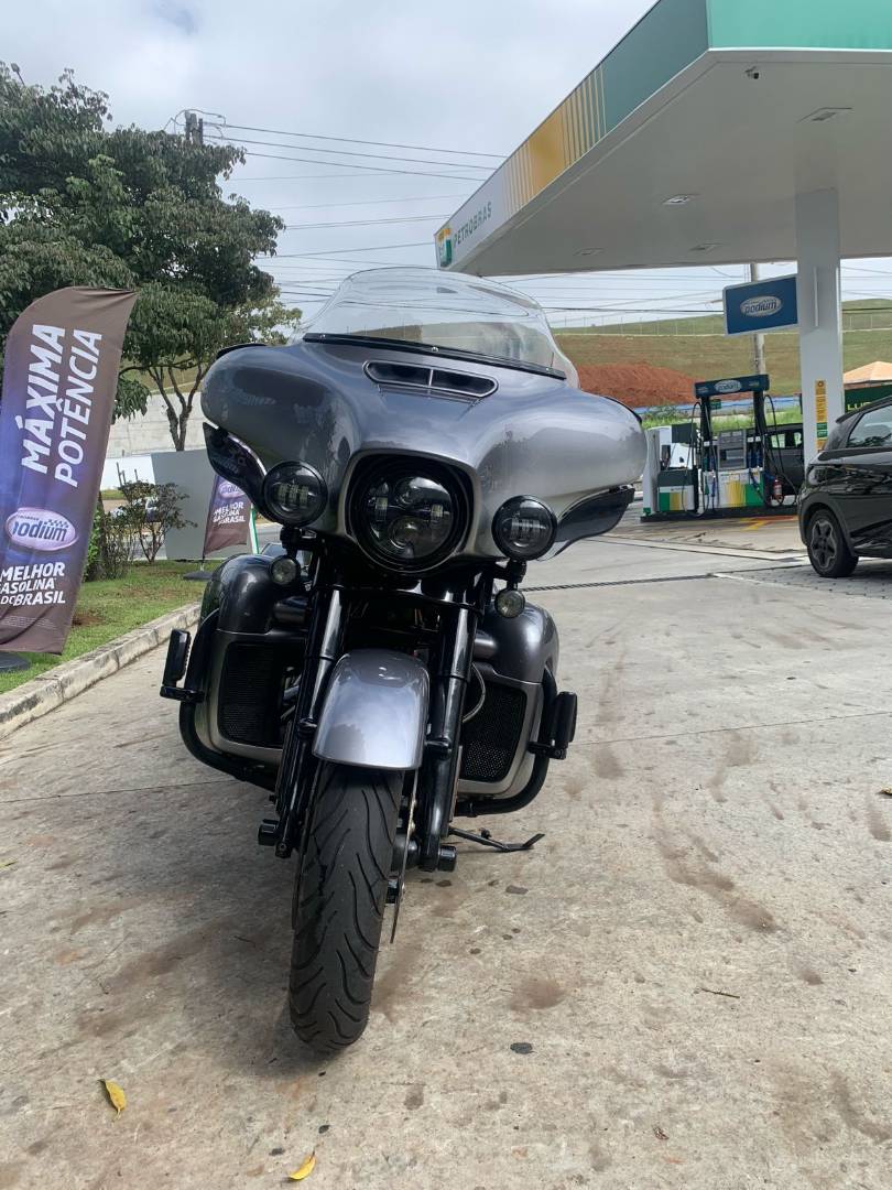 HARLEY-DAVIDSON CVO STREET GLIDE