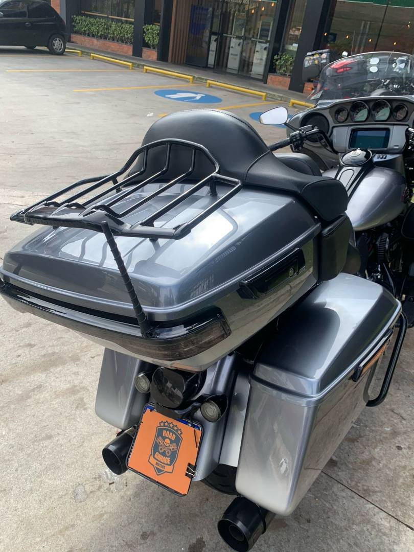 HARLEY-DAVIDSON CVO STREET GLIDE