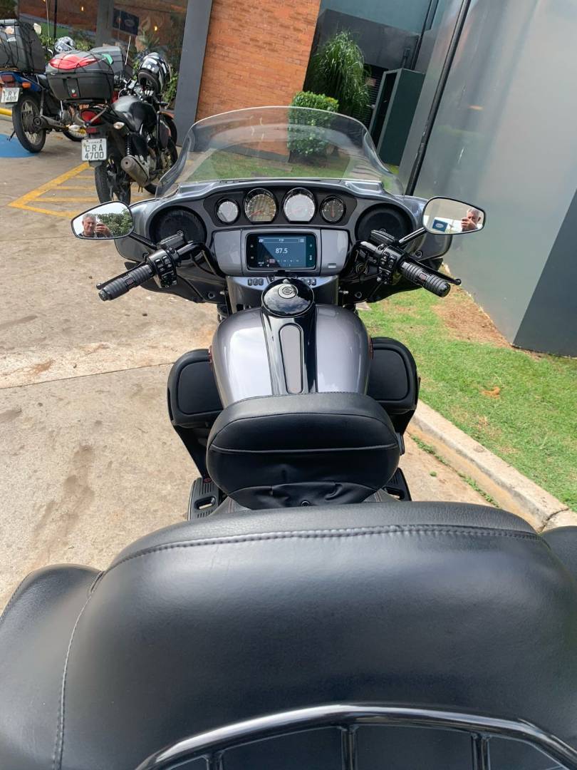 HARLEY-DAVIDSON CVO STREET GLIDE