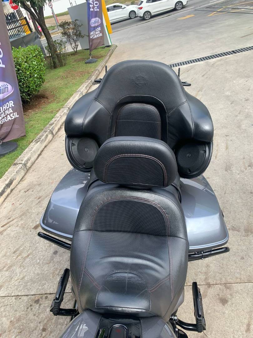 HARLEY-DAVIDSON CVO STREET GLIDE