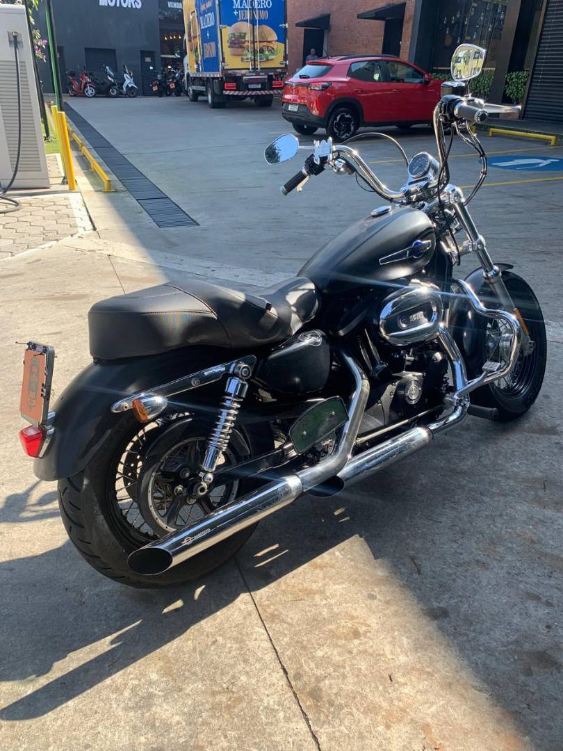 HARLEY-DAVIDSON SPORTSTER 1200 CUSTOM