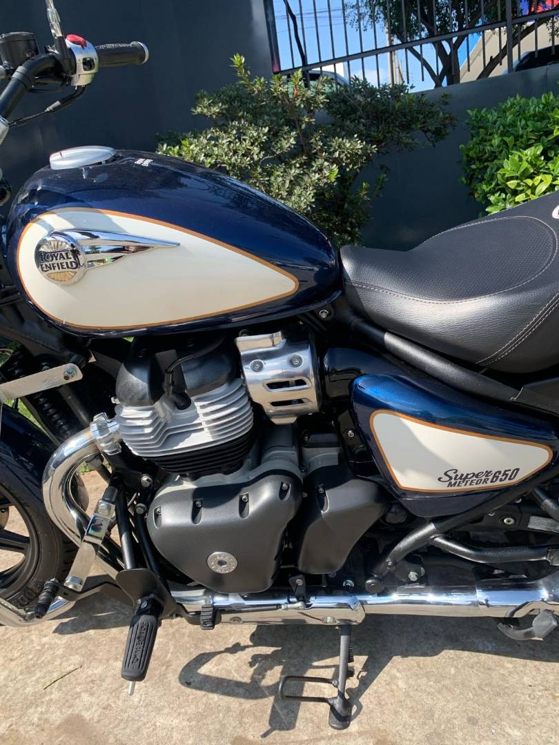 ROYAL ENFIELD SUPER METEOR 650