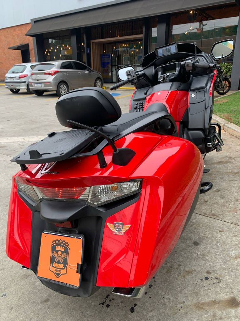 HONDA GL 1800 GOLD WING