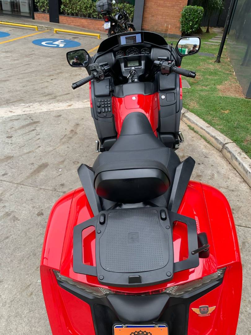 HONDA GL 1800 GOLD WING