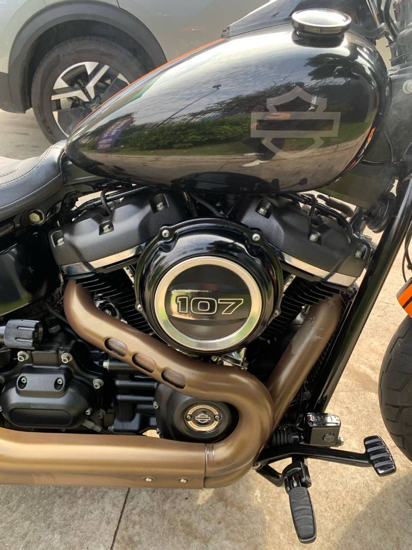 HARLEY-DAVIDSON SOFTAIL FAT BOB 107