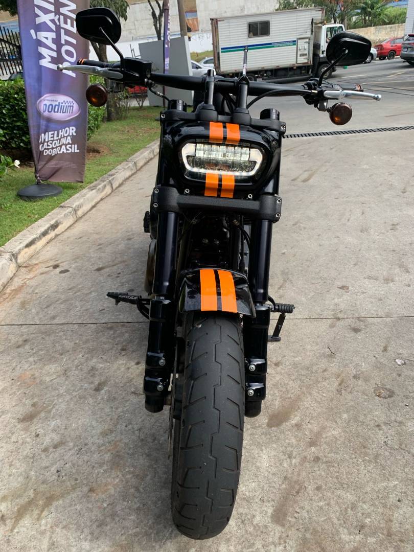 HARLEY-DAVIDSON SOFTAIL FAT BOB 107
