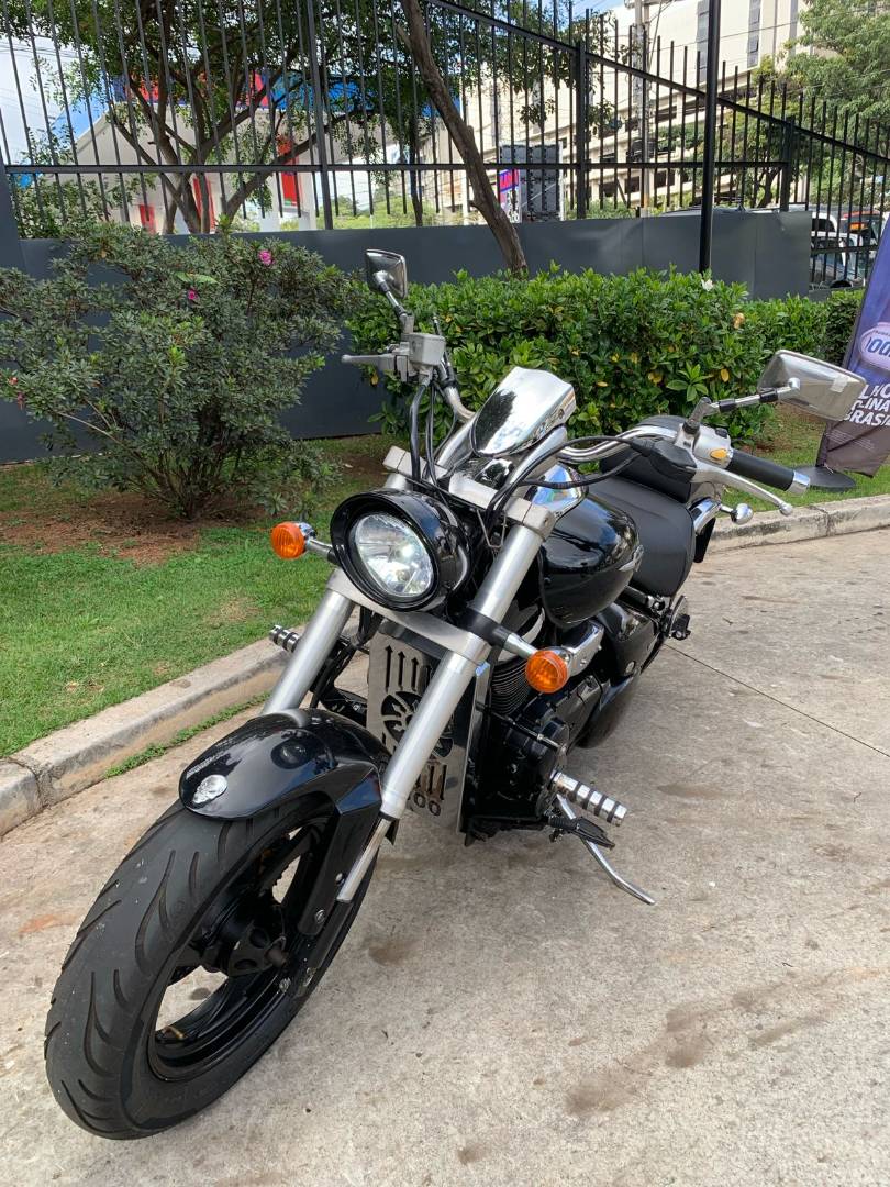 SUZUKI BOULEVARD M800