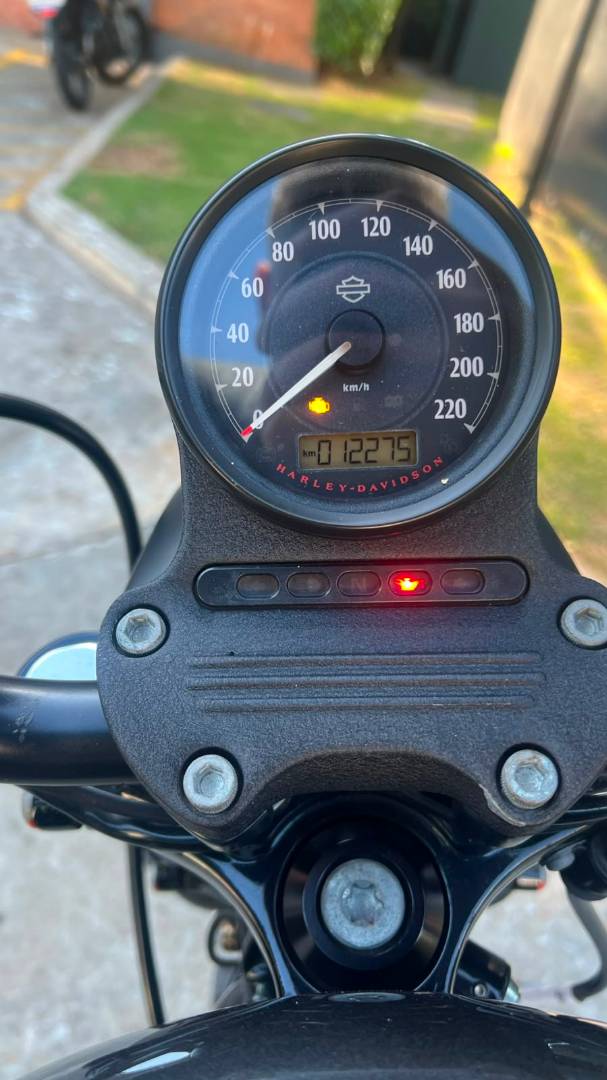 HARLEY-DAVIDSON SPORTSTER XL 883 N IRON