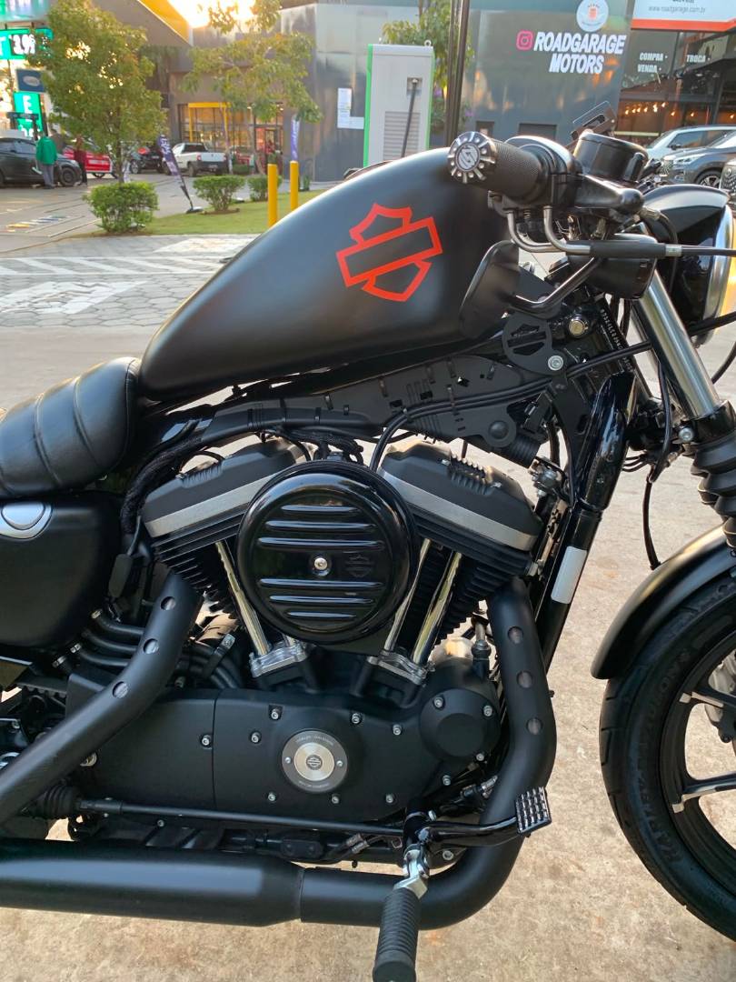 HARLEY-DAVIDSON SPORTSTER XL 883 N IRON