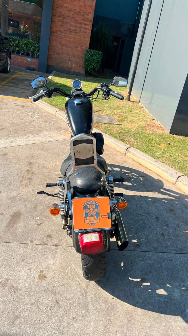 HARLEY-DAVIDSON SPORTSTER XL 883 R