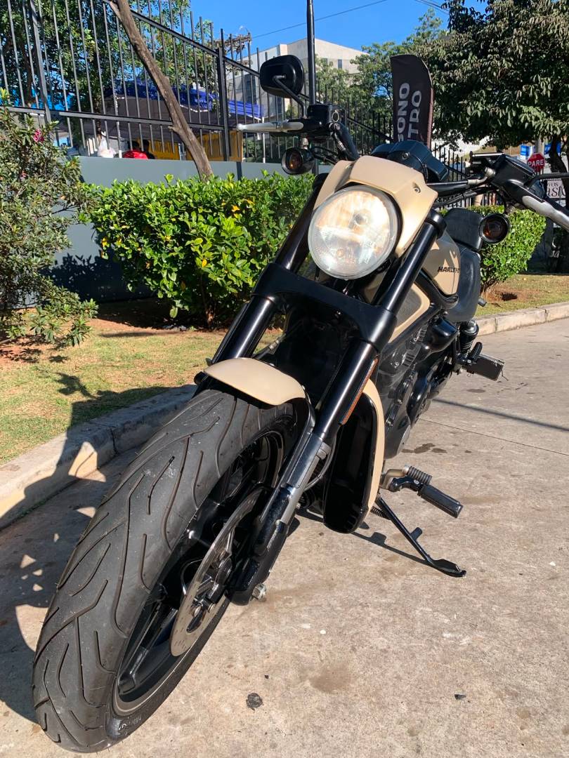 HARLEY-DAVIDSON V ROD MUSCLE