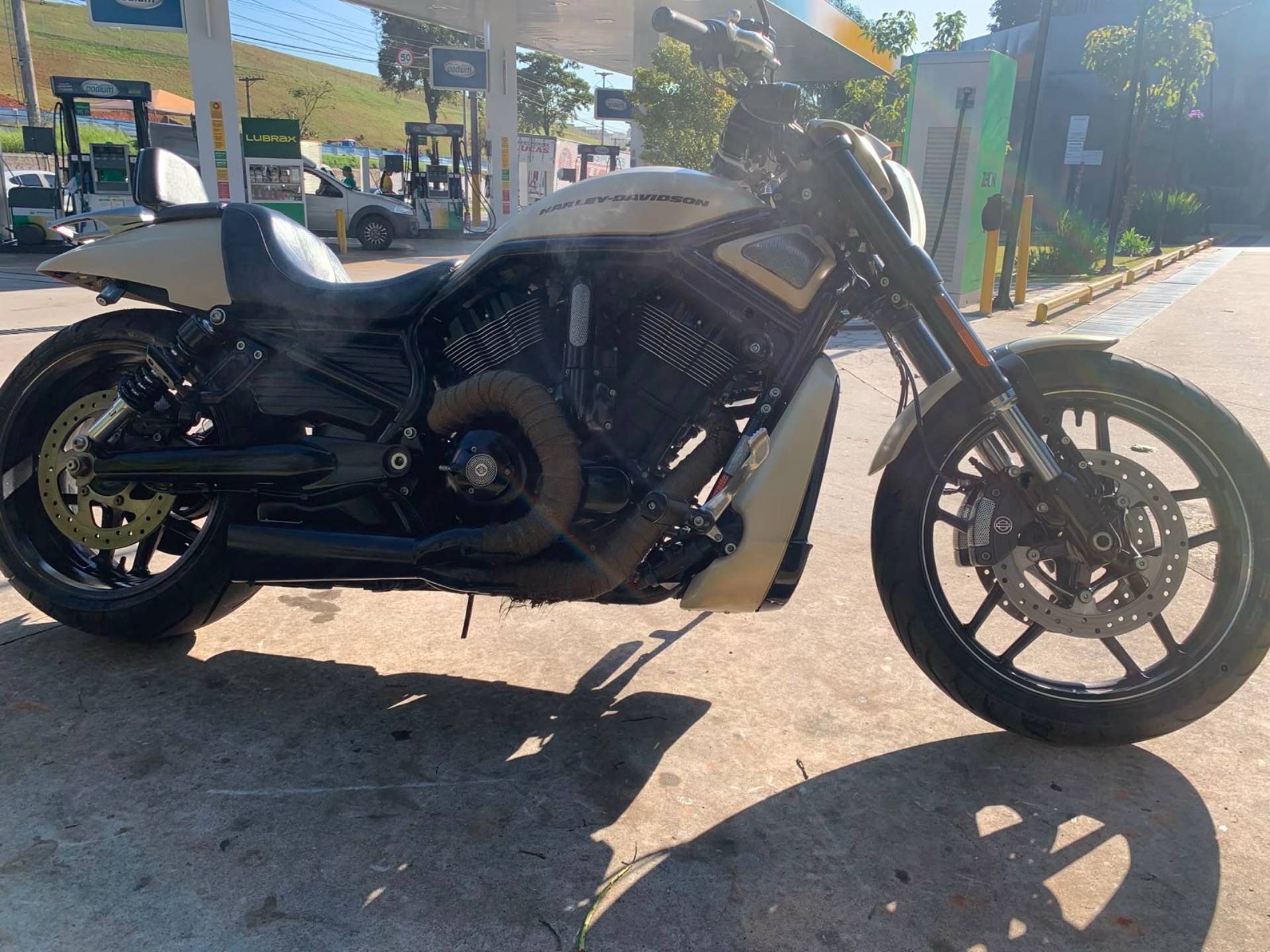 HARLEY-DAVIDSON V ROD MUSCLE