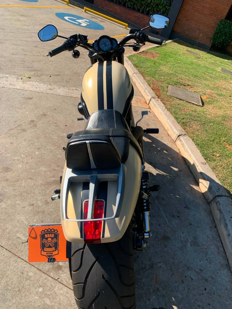 HARLEY-DAVIDSON V ROD MUSCLE