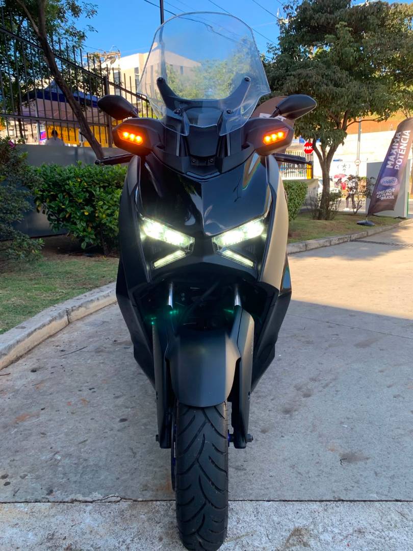 YAMAHA XMAX 300 CONNECTED ABS