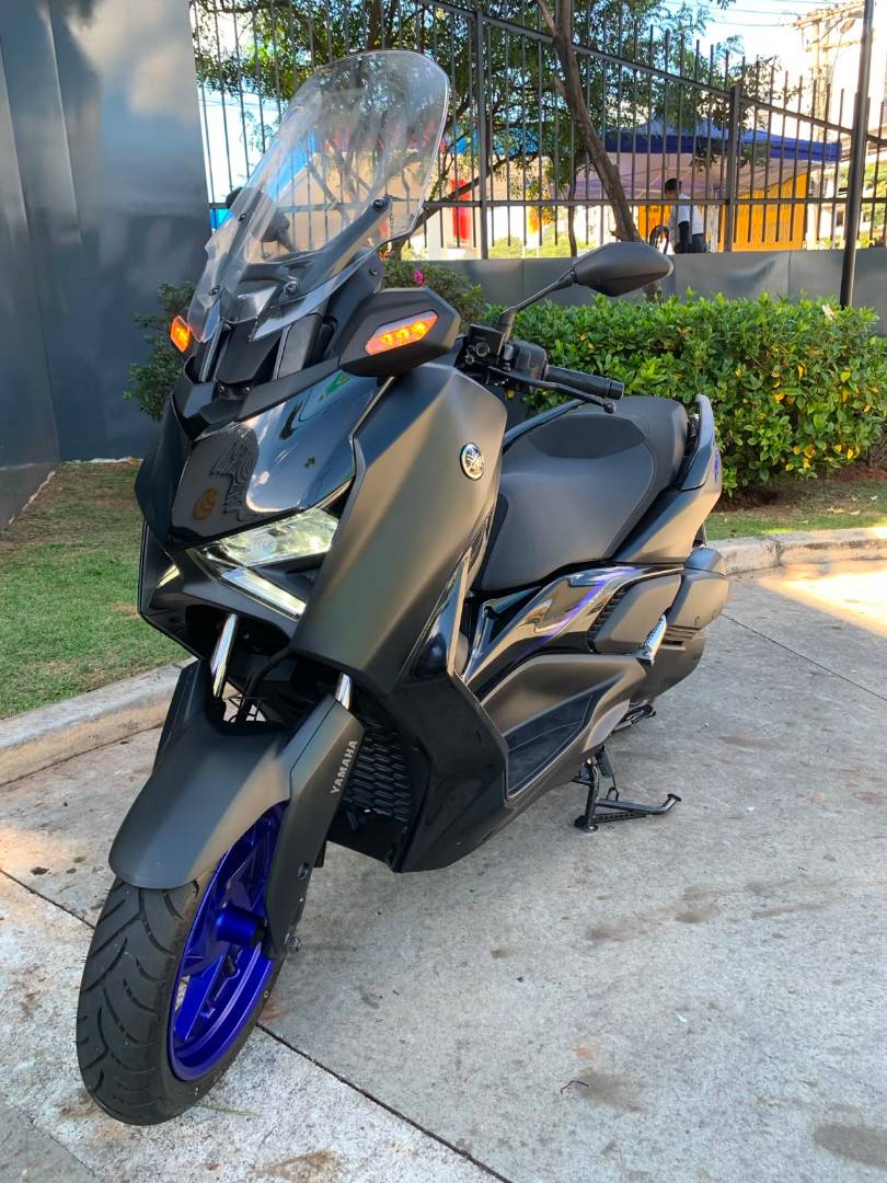 YAMAHA XMAX 300 CONNECTED ABS
