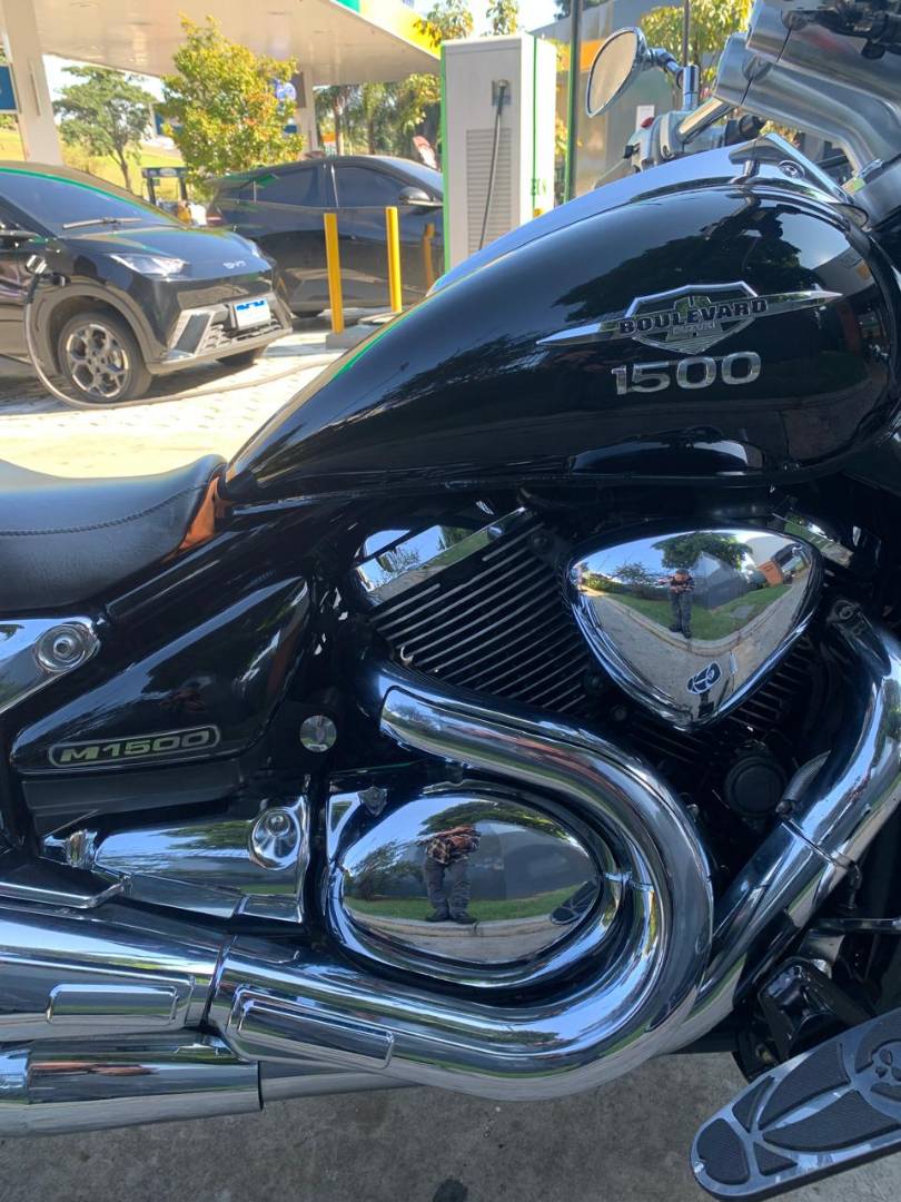 SUZUKI BOULEVARD M1500R