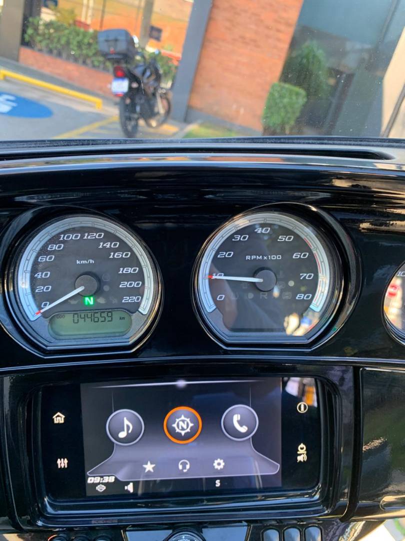 HARLEY-DAVIDSON ULTRA GLIDE LIMITED FLHTK