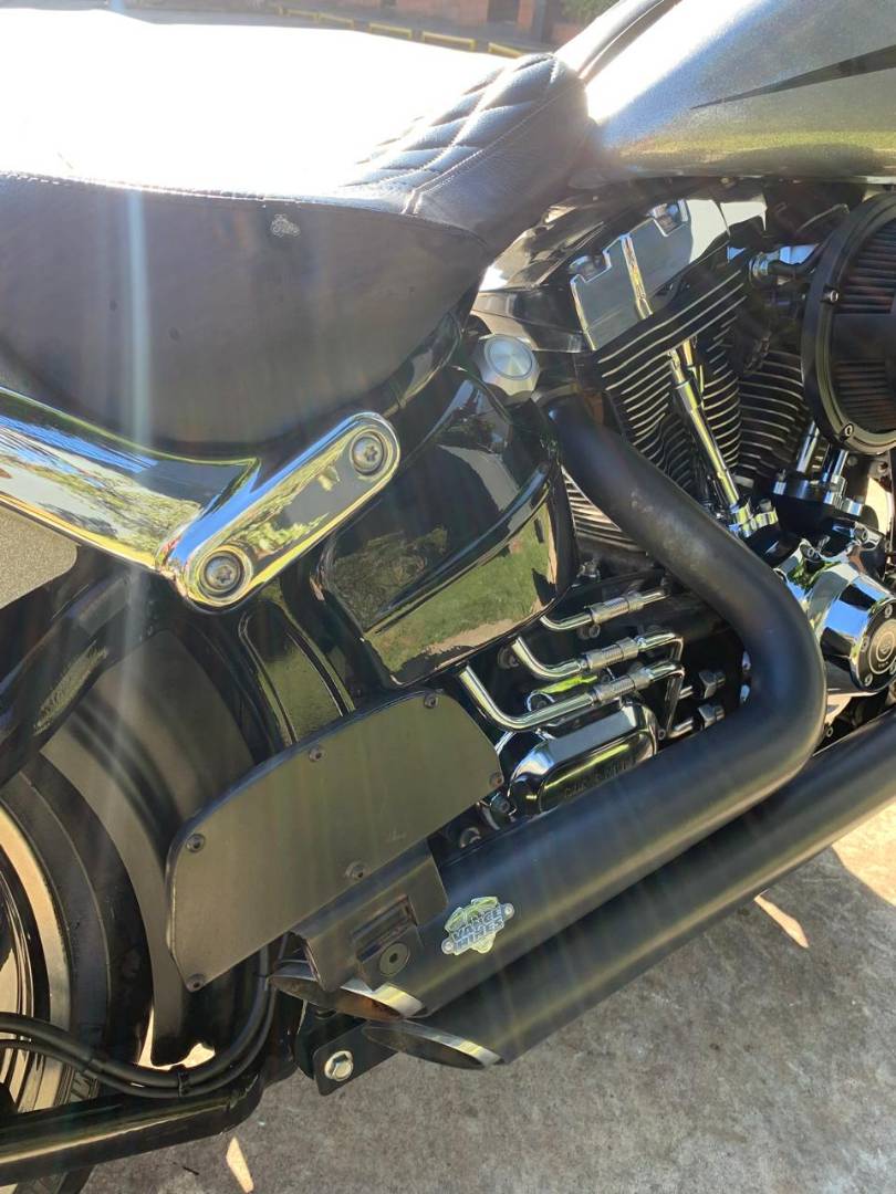 HARLEY-DAVIDSON SOFTAIL BREAKOUT