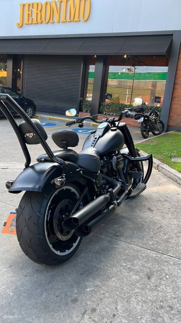 HARLEY-DAVIDSON SOFTAIL FAT BOY