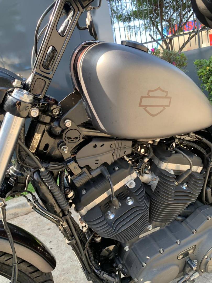 HARLEY-DAVIDSON SPORTSTER XL 883 N IRON