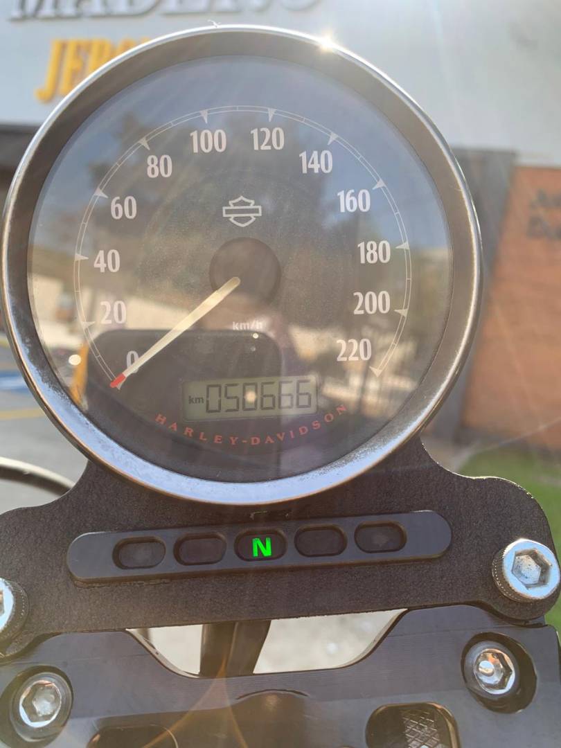 HARLEY-DAVIDSON SPORTSTER XL 883 N IRON