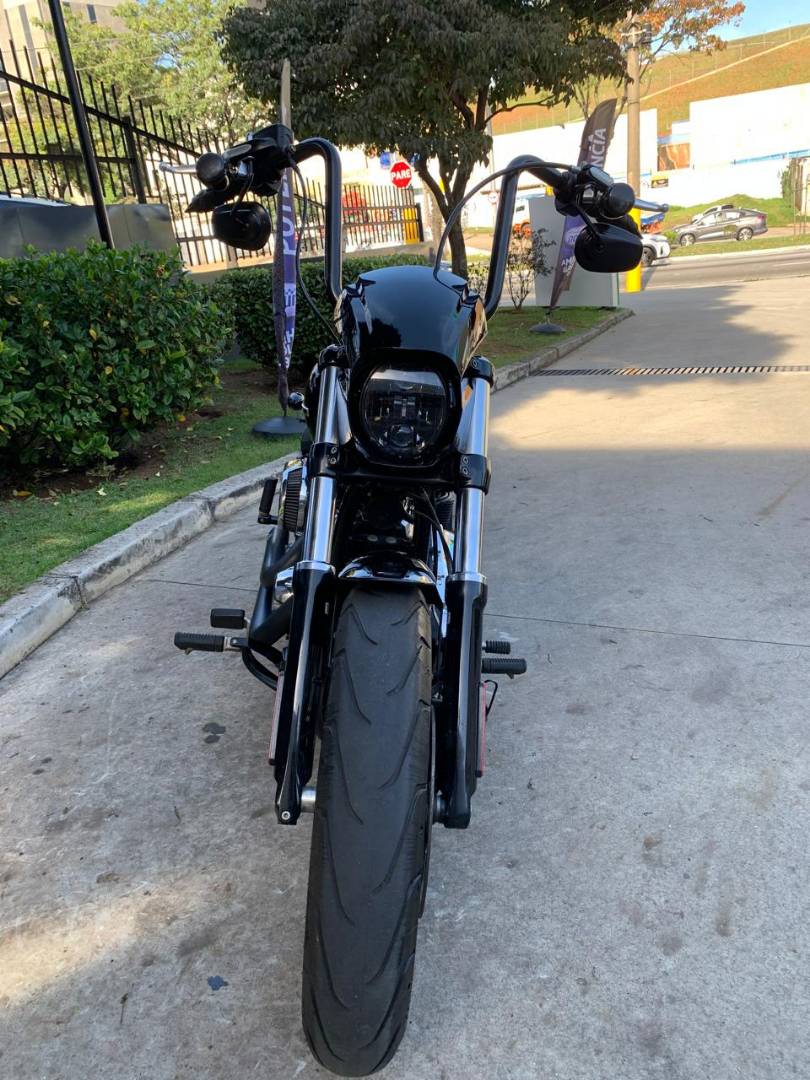 HARLEY-DAVIDSON SOFTAIL BREAKOUT 114