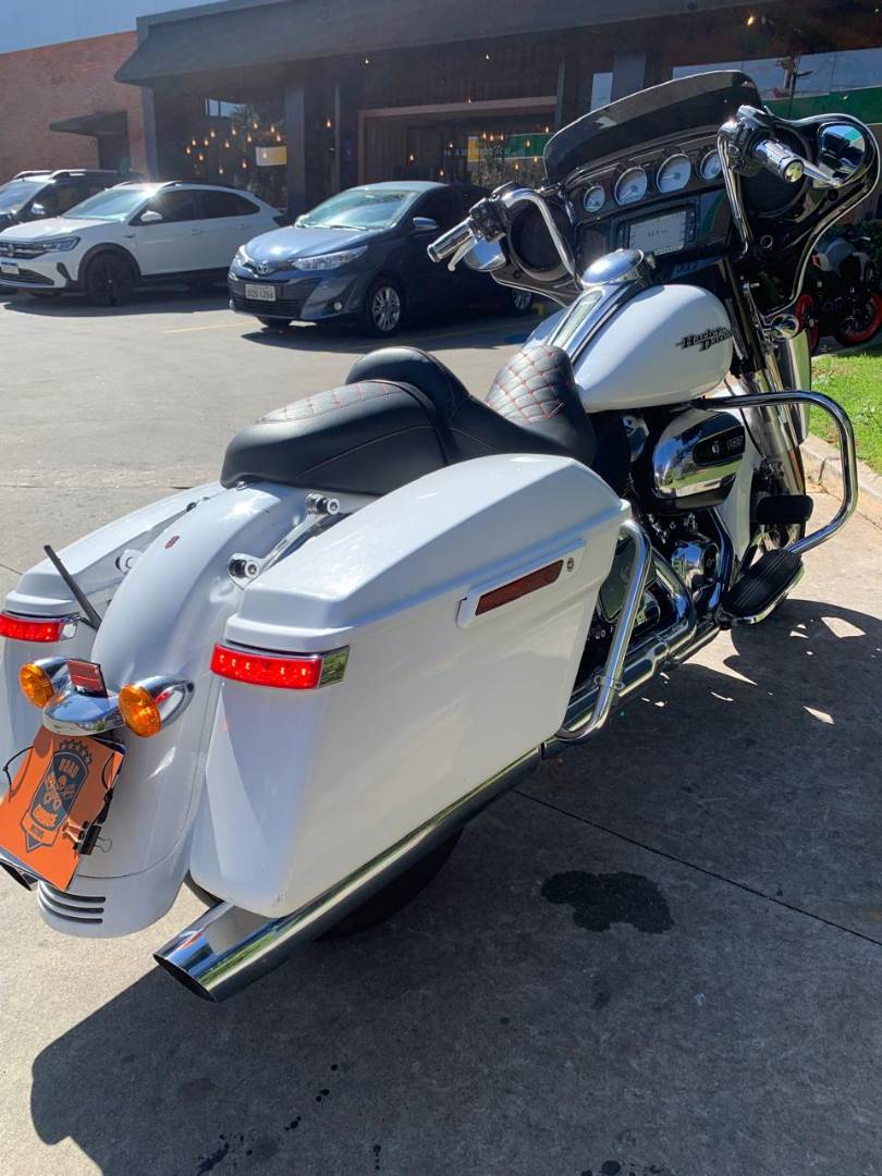 HARLEY-DAVIDSON STREET GLIDE SPECIAL
