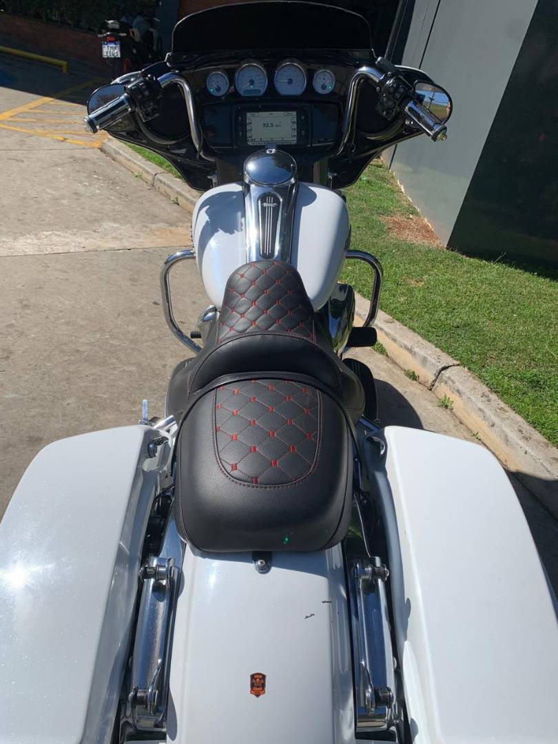 HARLEY-DAVIDSON STREET GLIDE SPECIAL
