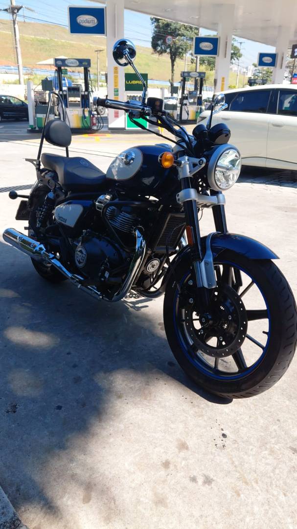 ROYAL ENFIELD SUPER METEOR 650