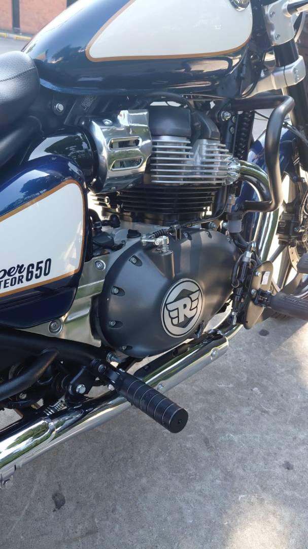 ROYAL ENFIELD SUPER METEOR 650