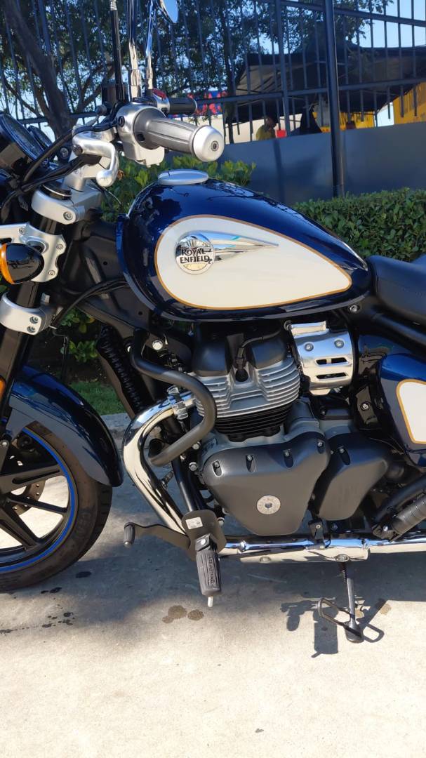 ROYAL ENFIELD SUPER METEOR 650