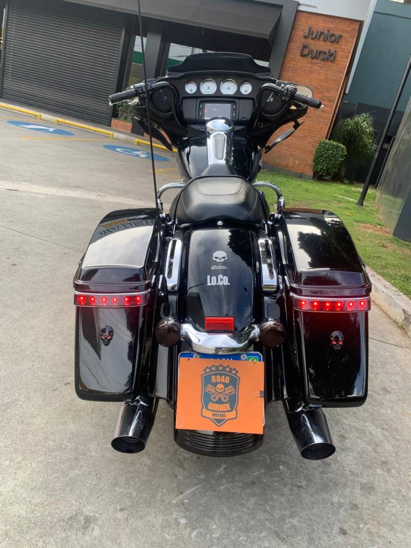 HARLEY-DAVIDSON STREET GLIDE