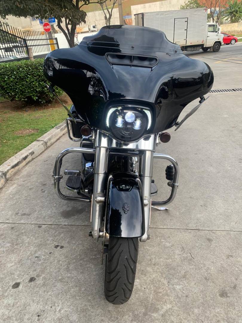 HARLEY-DAVIDSON STREET GLIDE