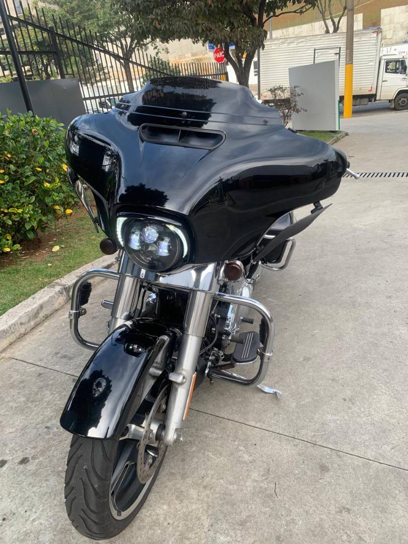 HARLEY-DAVIDSON STREET GLIDE