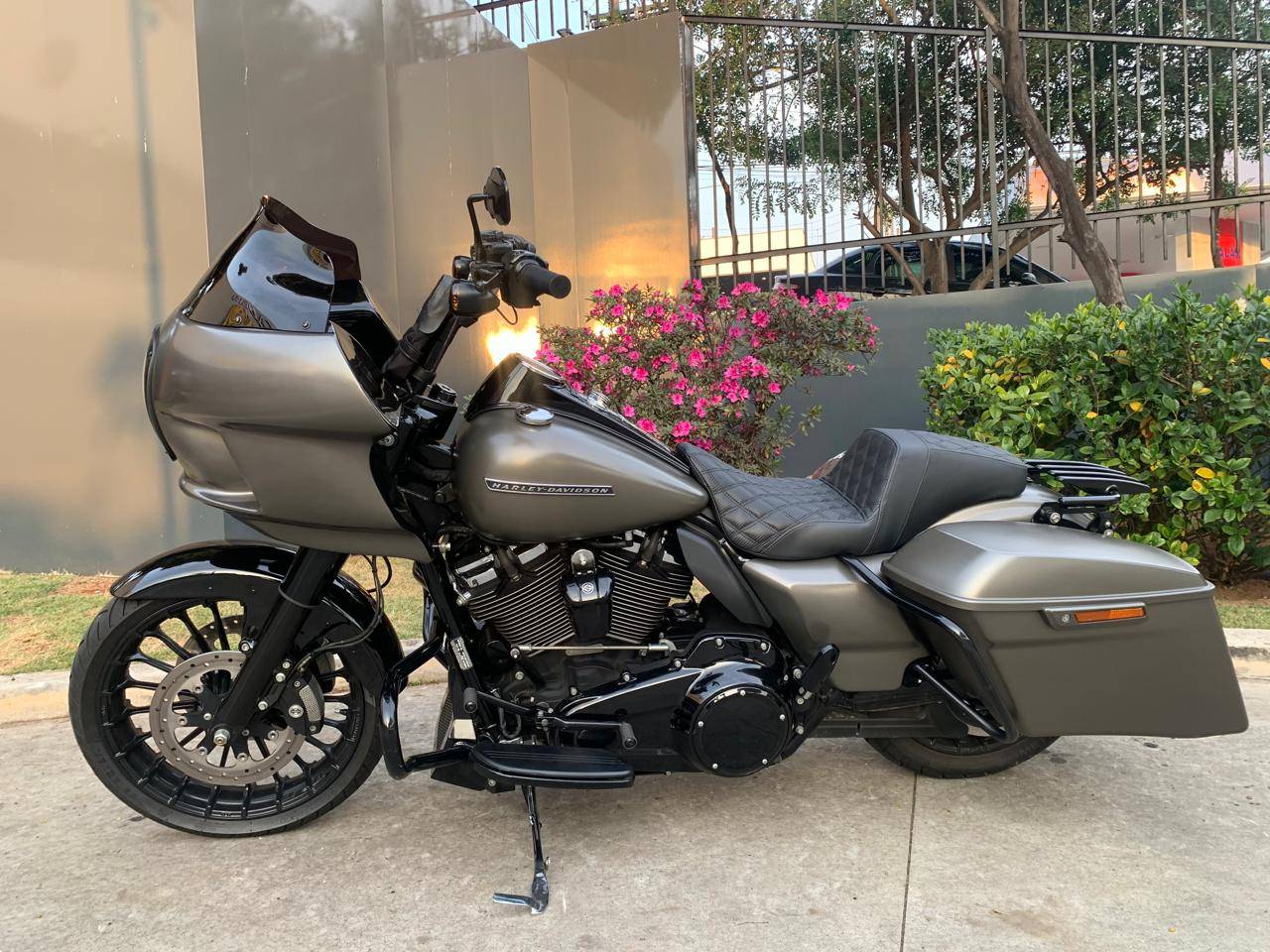 HARLEY-DAVIDSON ROAD KING SPECIAL