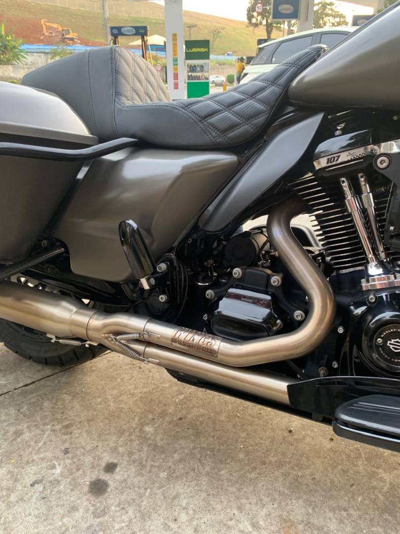HARLEY-DAVIDSON ROAD KING SPECIAL