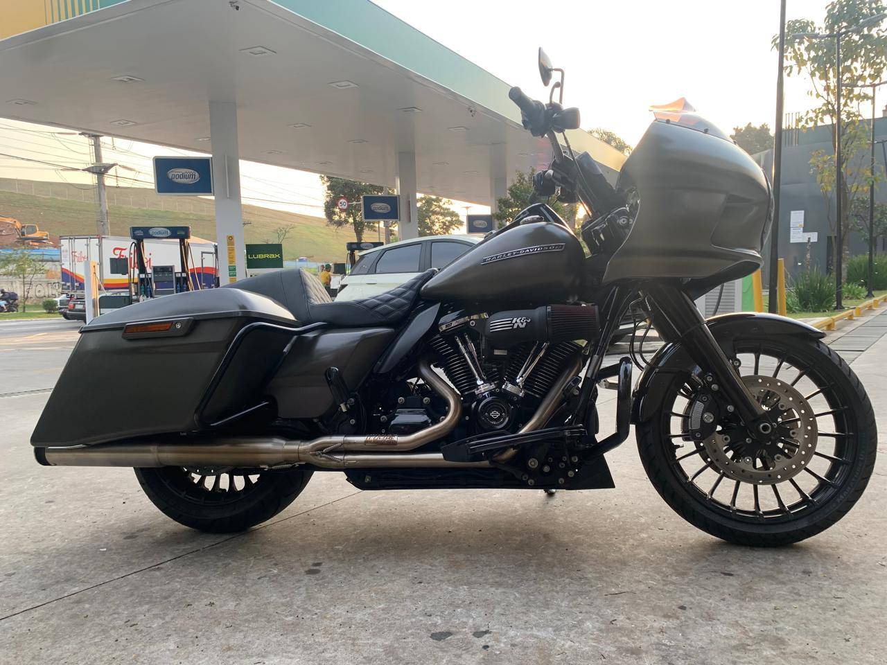 HARLEY-DAVIDSON ROAD KING SPECIAL
