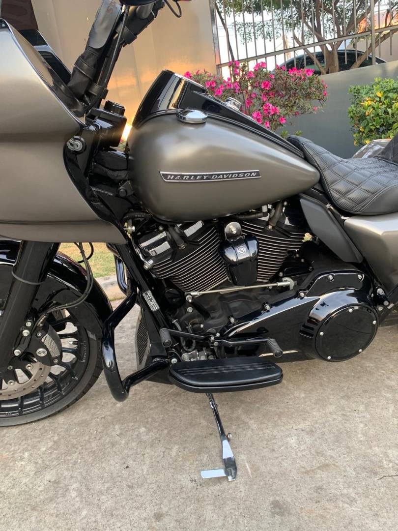 HARLEY-DAVIDSON ROAD KING SPECIAL