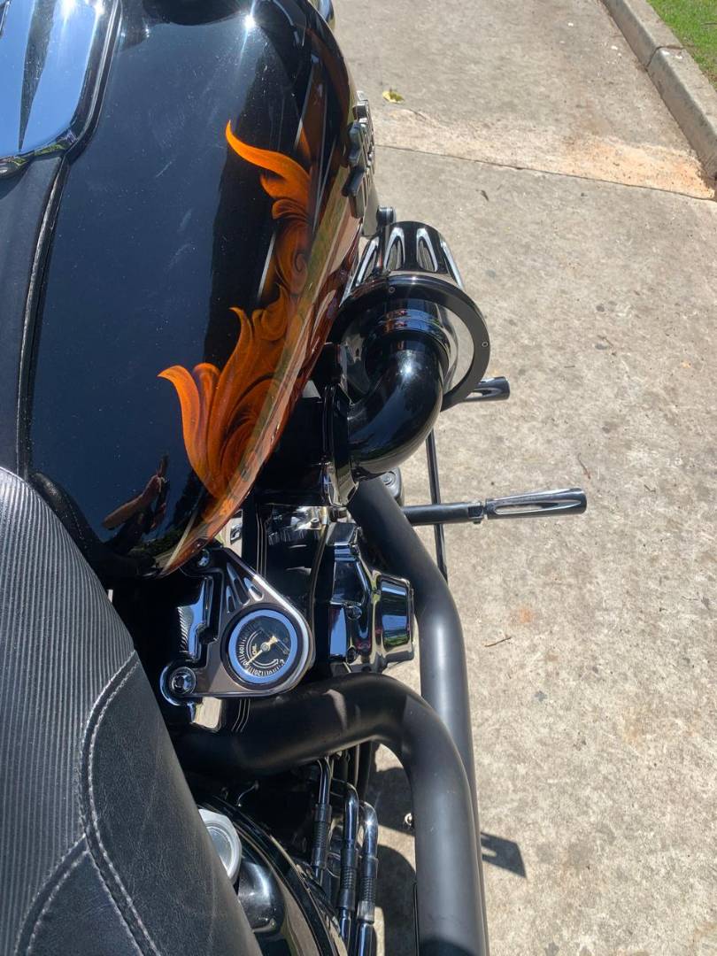 HARLEY-DAVIDSON SOFTAIL BREAKOUT