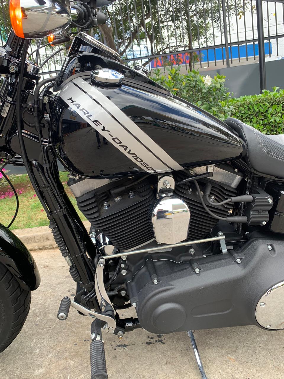 HARLEY-DAVIDSON DYNA FAT BOB