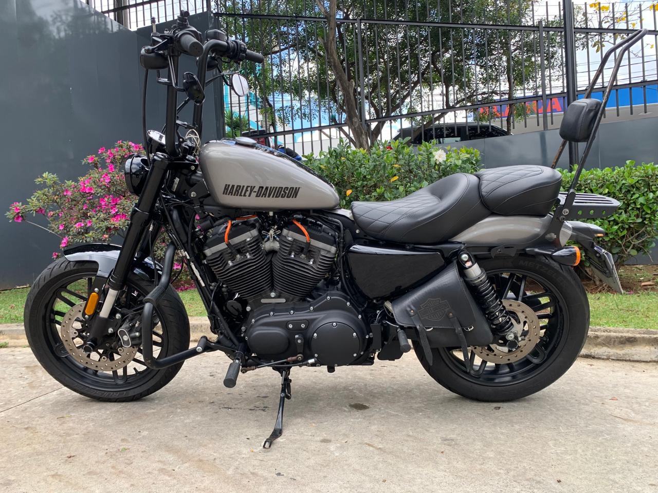 HARLEY-DAVIDSON SPORTSTER ROADSTER