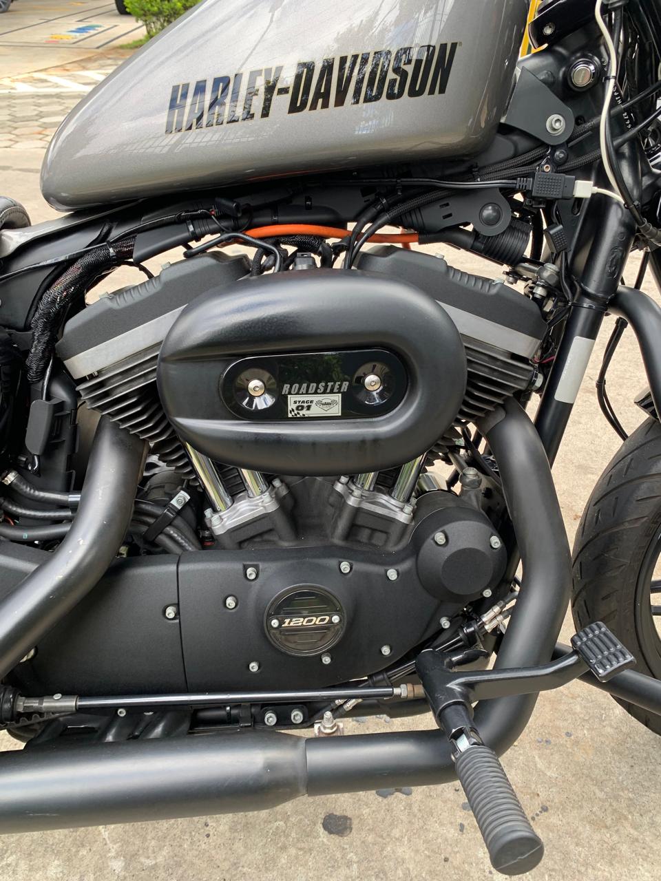 HARLEY-DAVIDSON SPORTSTER ROADSTER
