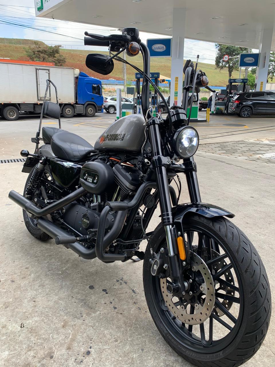 HARLEY-DAVIDSON SPORTSTER ROADSTER