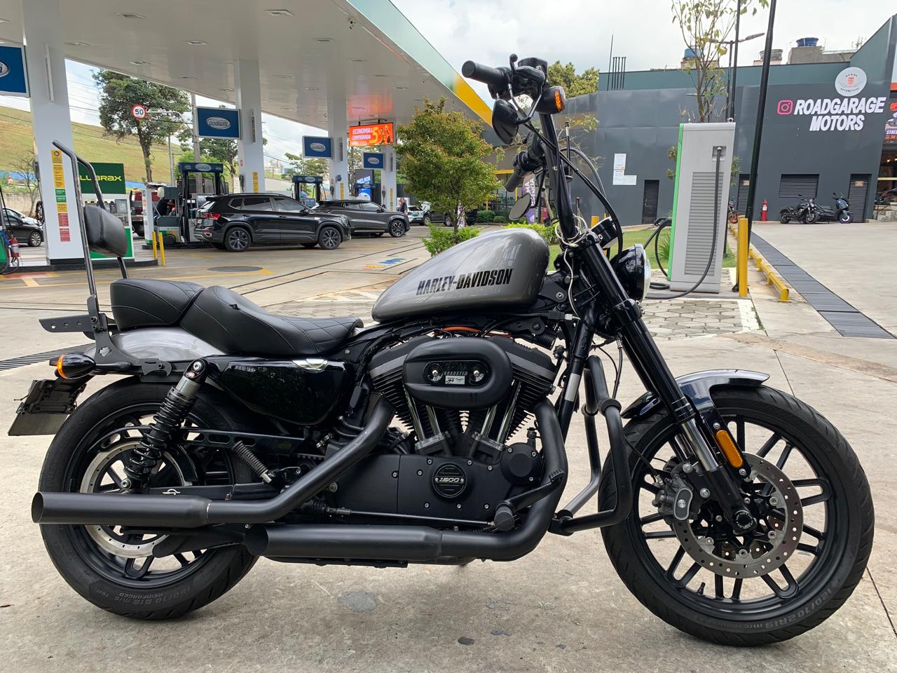 HARLEY-DAVIDSON SPORTSTER ROADSTER