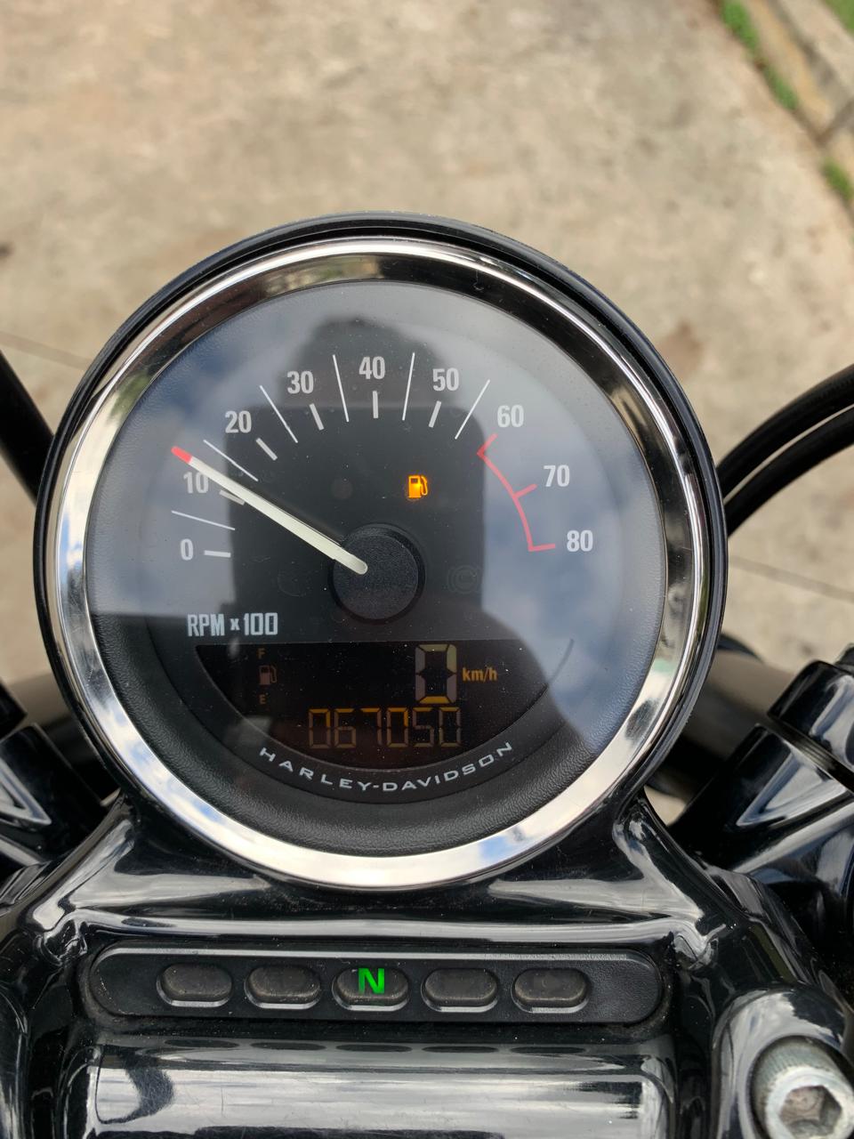HARLEY-DAVIDSON SPORTSTER ROADSTER