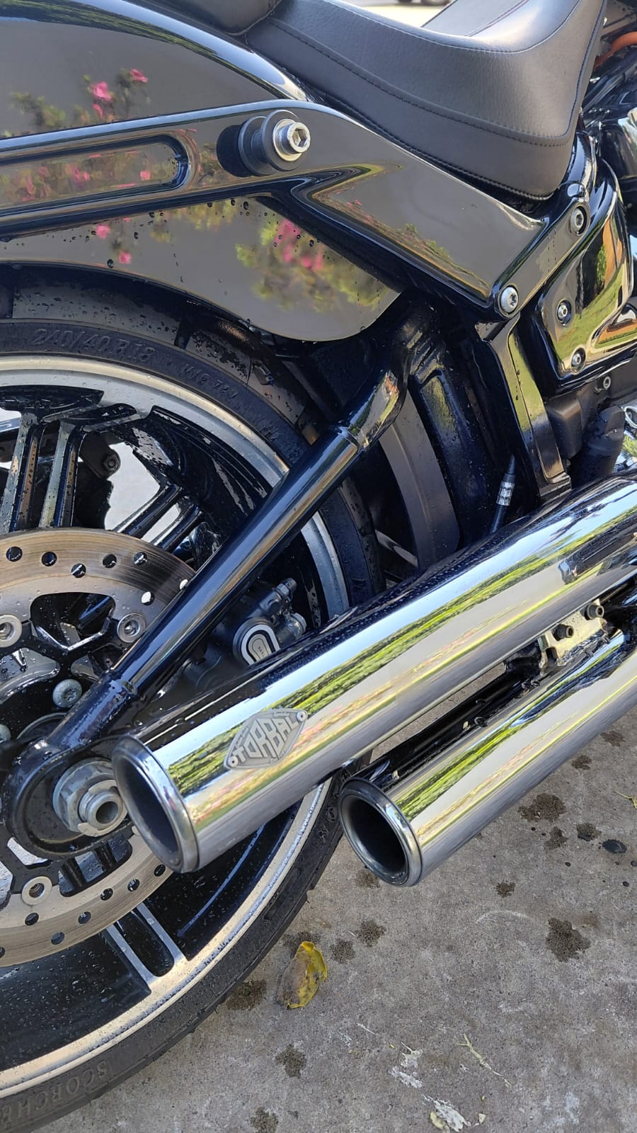 HARLEY-DAVIDSON SOFTAIL BREAKOUT