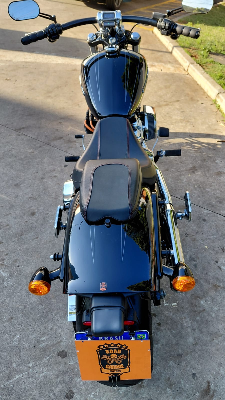 HARLEY-DAVIDSON SOFTAIL BREAKOUT
