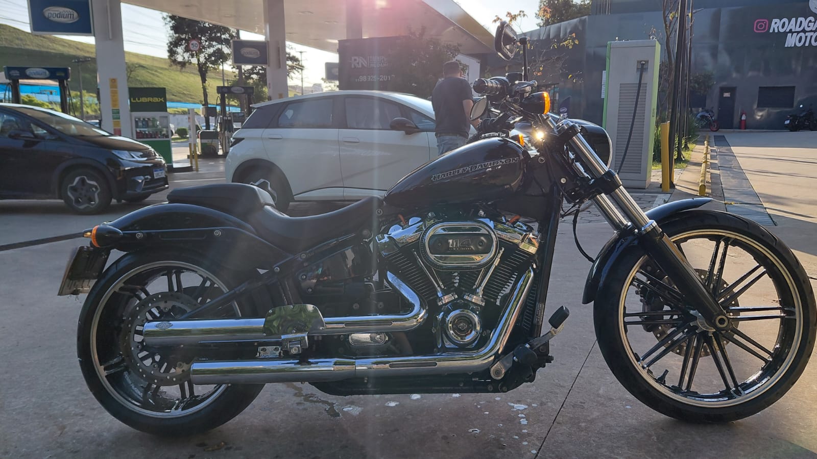 HARLEY-DAVIDSON SOFTAIL BREAKOUT