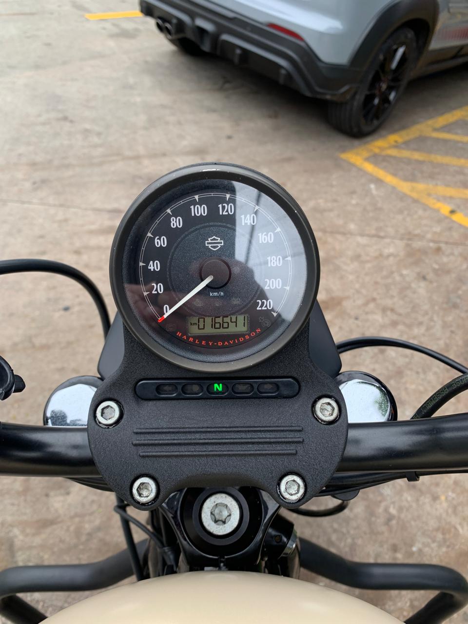 HARLEY-DAVIDSON SPORTSTER XL 883 N IRON