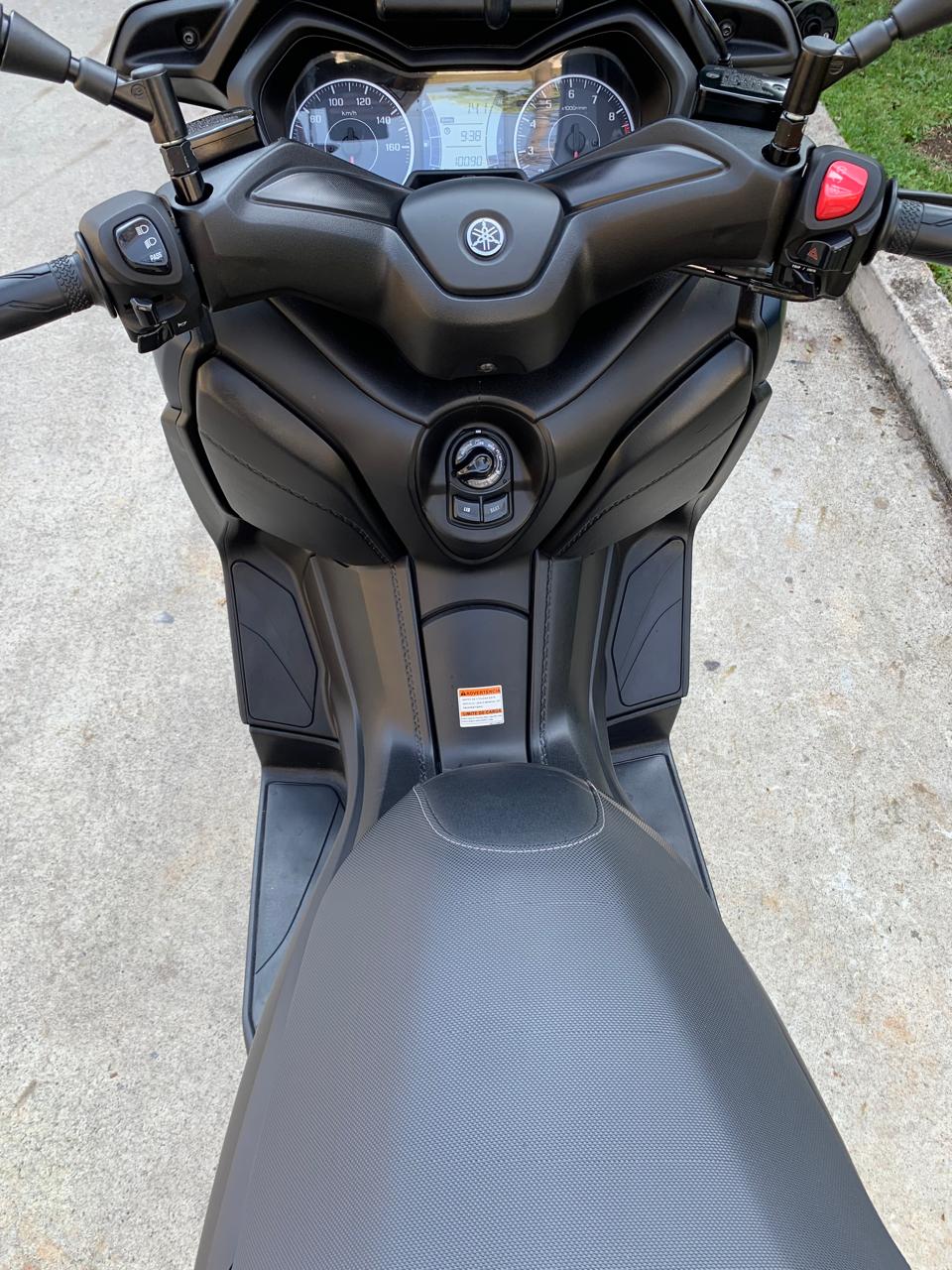 YAMAHA XMAX ABS